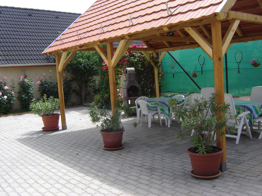 Abszolut Vendeghaz Keszthely Exteriör bild