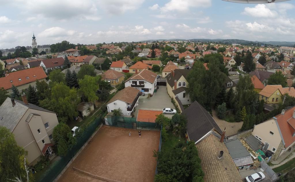 Abszolut Vendeghaz Keszthely Exteriör bild