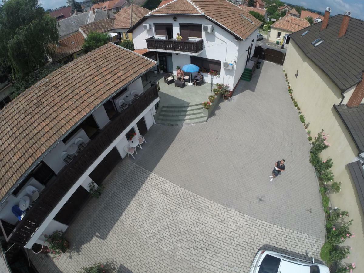 Abszolut Vendeghaz Keszthely Exteriör bild
